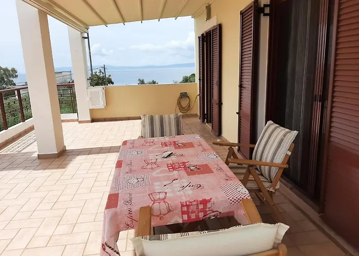 Avia, House With Privillaged View, 100 Meters From The Sea