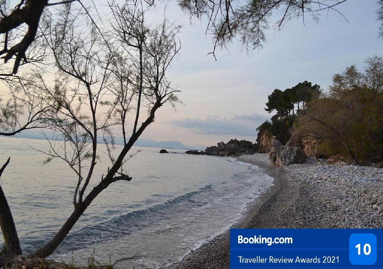Avia, House With Privillaged View, 100 Meters From The Sea
