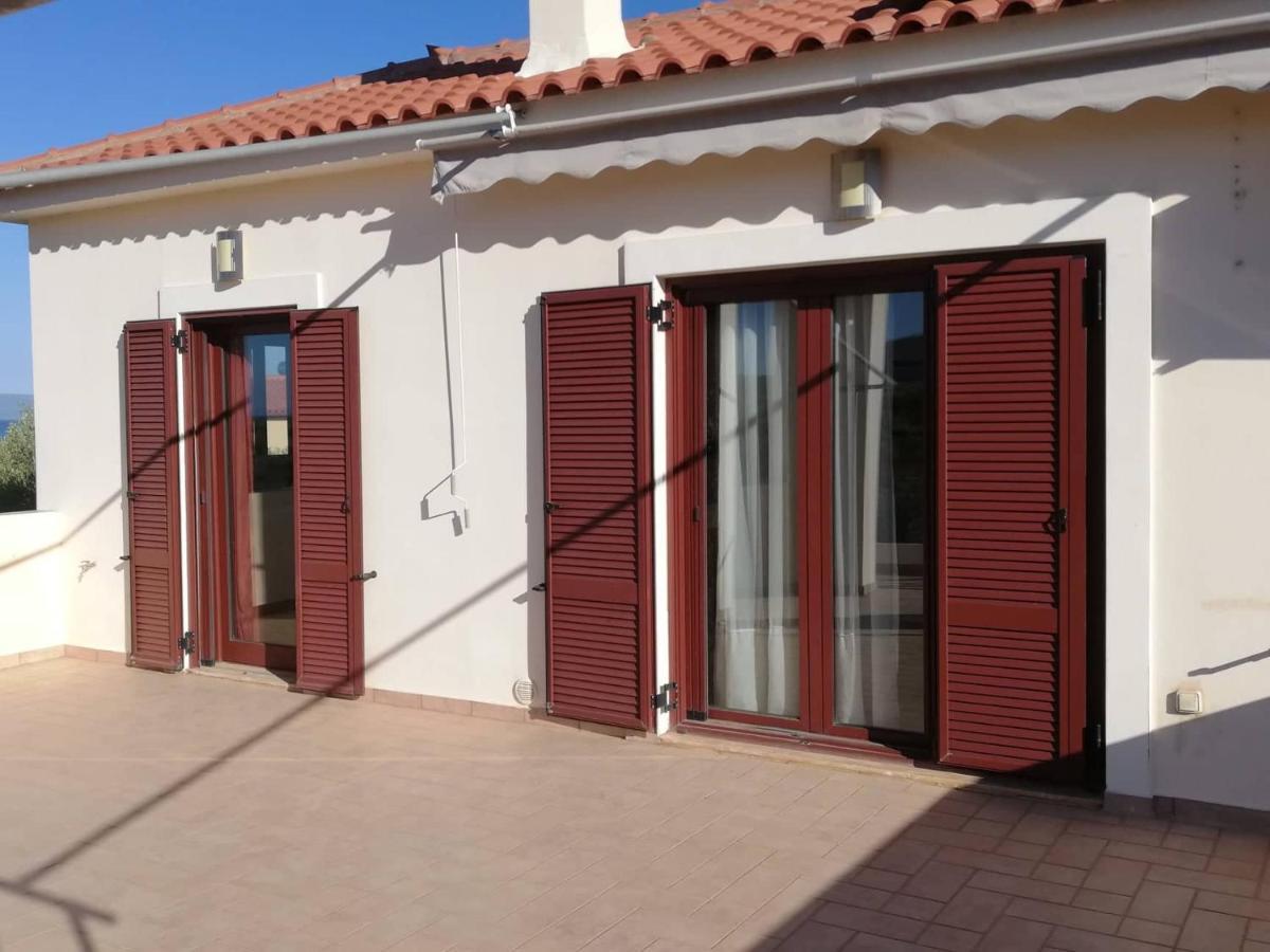 Avia, House With Privillaged View, 100 Meters From The Sea Holiday home *
